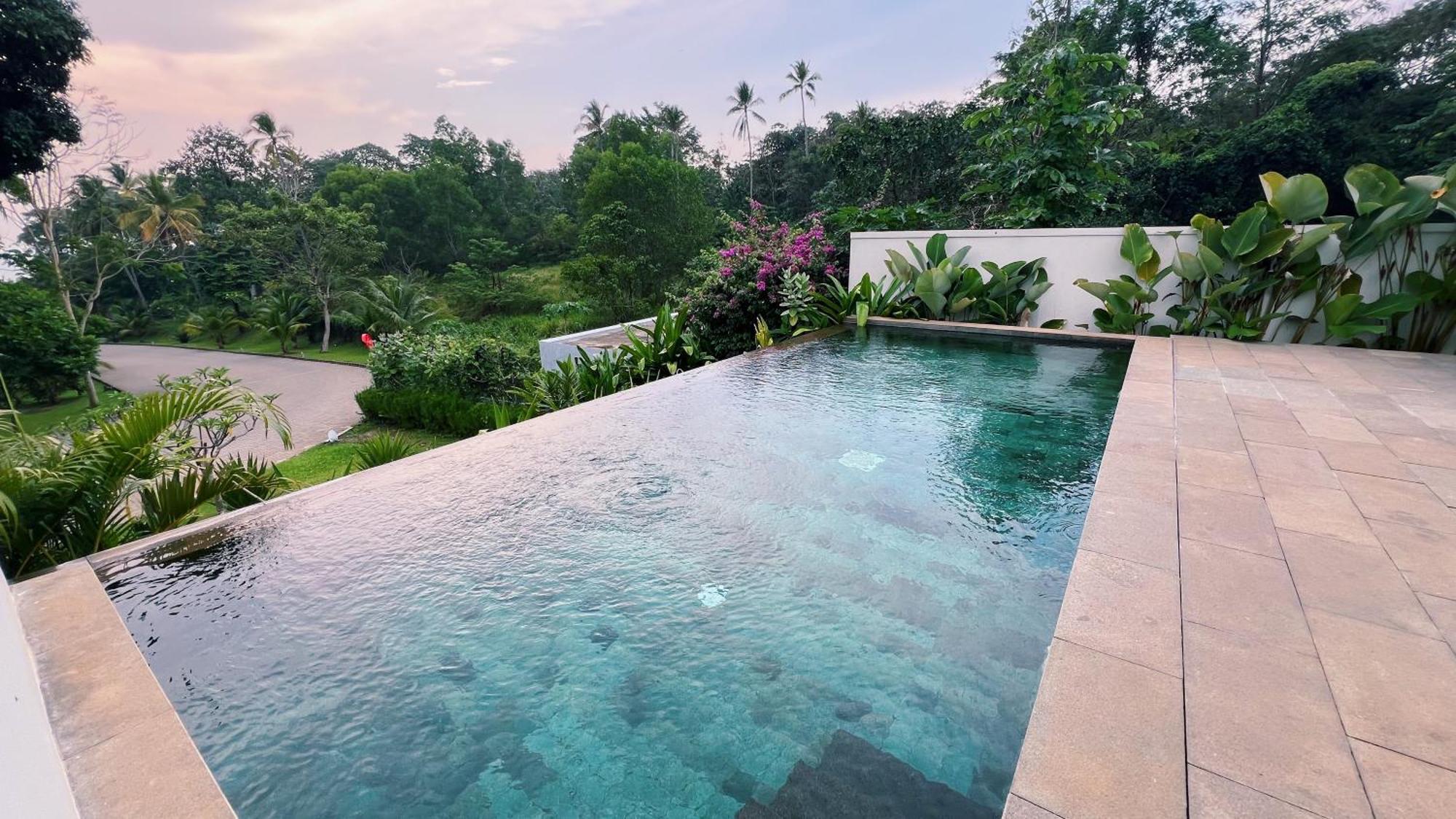 Novus Jiva Anyer Hotel ภายนอก รูปภาพ